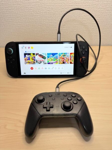 Switch 2本体上や下にあるUSB-Cポートからプロコンに接続