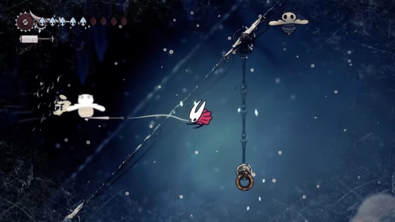 糸のように伸びるホーネットの武器