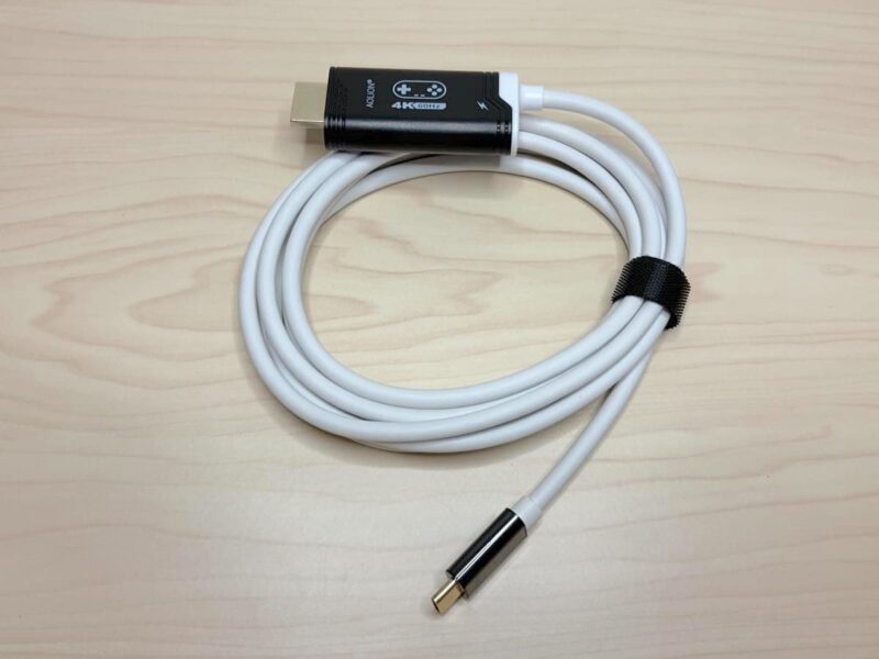 ケーブルの逆の端はUSB-C端子