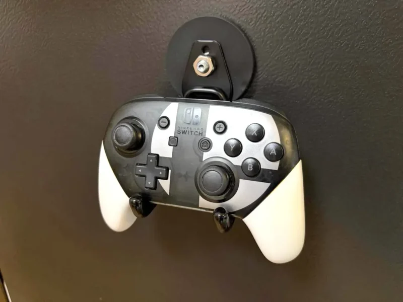初代Switchのプロコンも、もちろんプロコン2同様にぴったり収まります