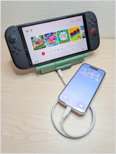 内蔵モバイルバッテリーからスマートフォン等への充電も可能